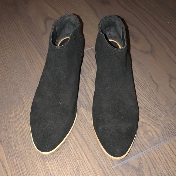 Like new Dolce Vita booties - Picture 2 of 4